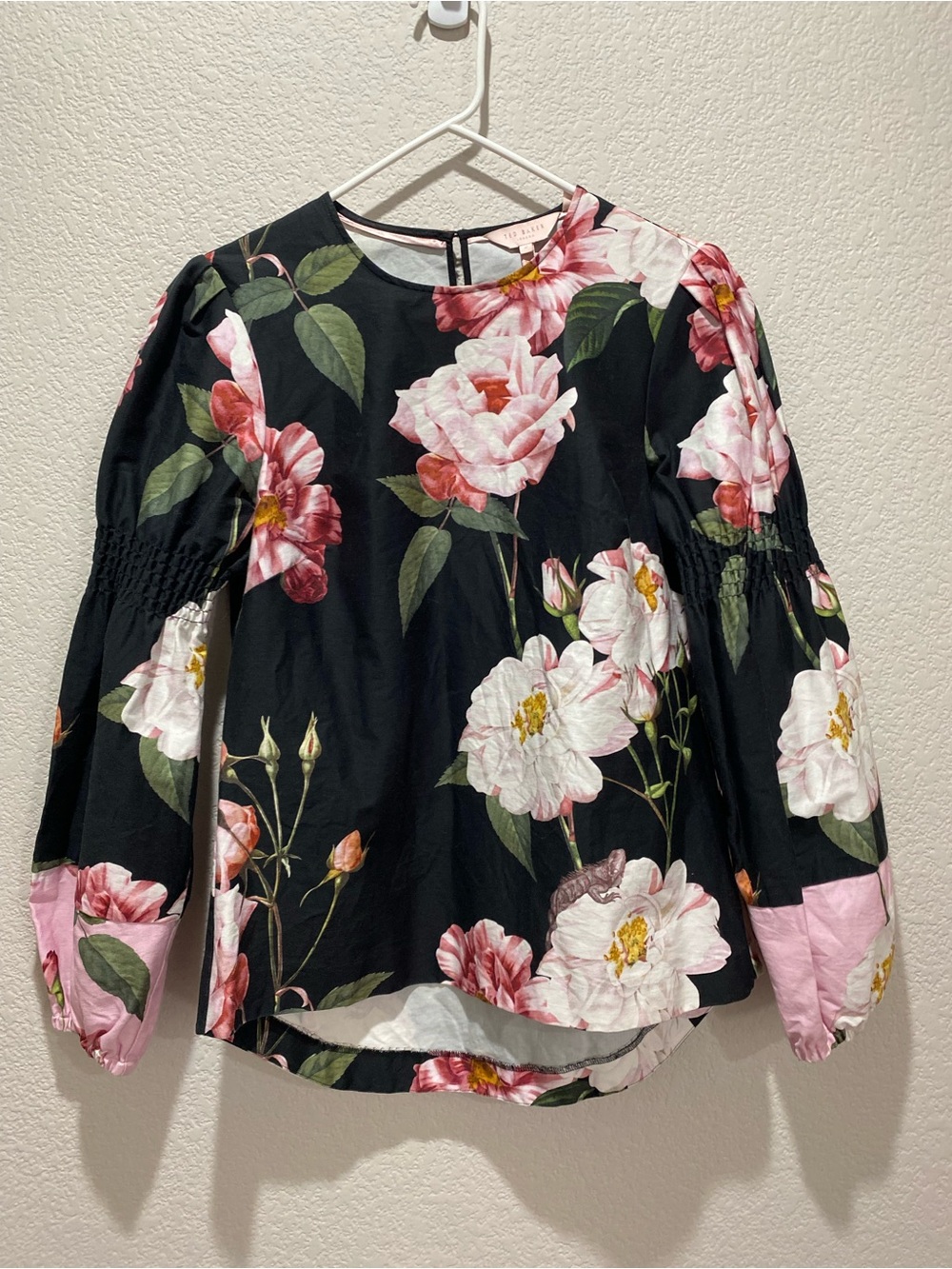 Ted Baker Black Floral Blouse with smocked blouson long sleeves size 2